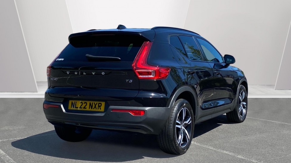 Volvo XC40 1.5 T3 [163] R DESIGN 5dr Geartronic Petrol Estate - Image 2