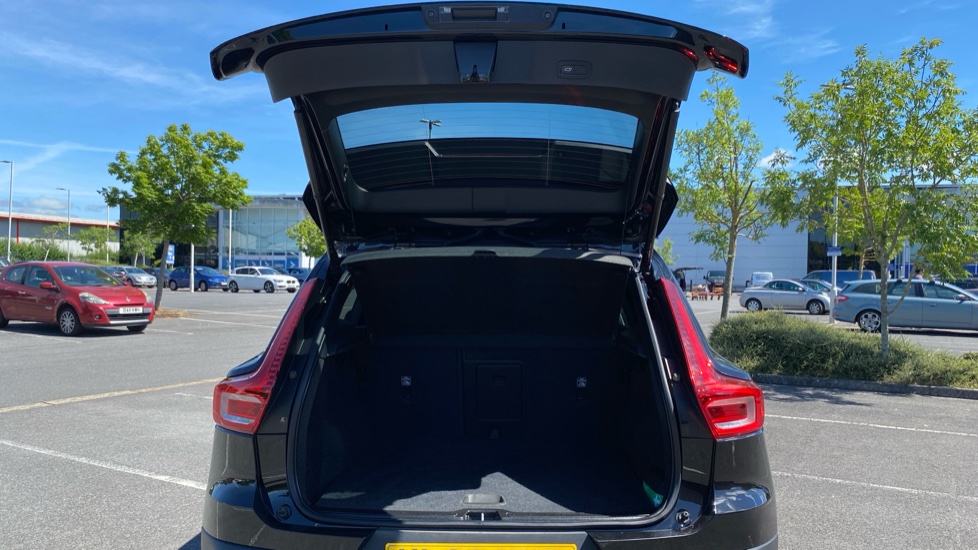 Volvo XC40 1.5 T3 [163] R DESIGN 5dr Geartronic Petrol Estate - Image 13