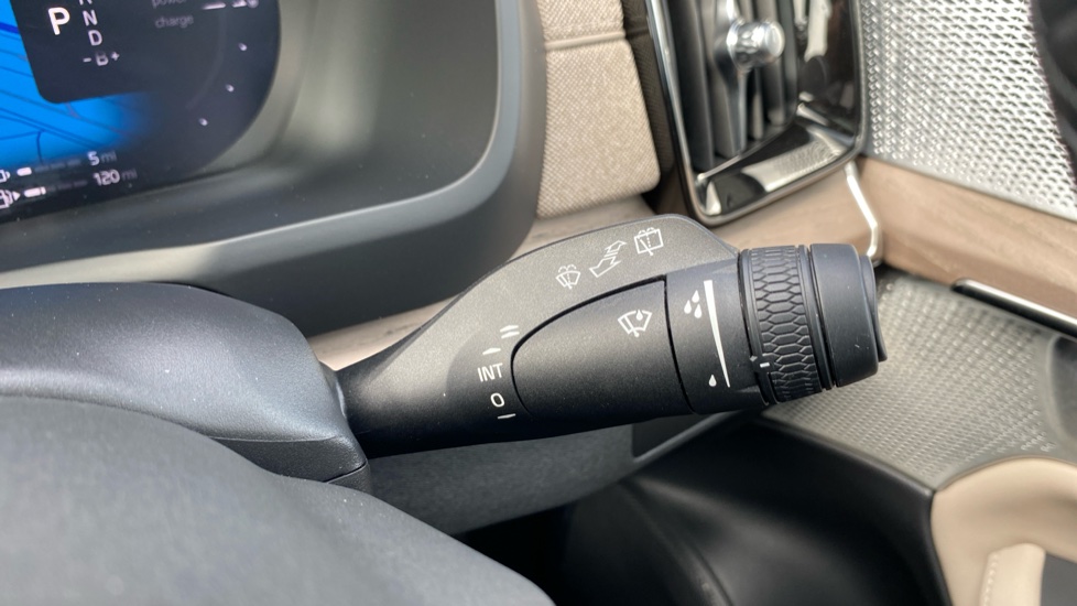 Volvo XC90 2.0 T8 PHEV Ultra Dark 5dr AWD Geartronic Estate - Image 33