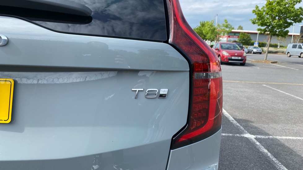 Volvo XC90 2.0 T8 PHEV Ultra Dark 5dr AWD Geartronic Estate - Image 48