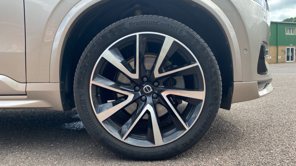Volvo XC90 2.0 B5D [235] Plus Dark 5dr AWD Geartronic Diesel Estate - Image 9