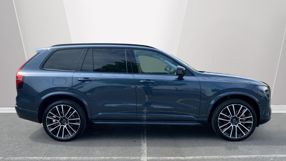 Volvo XC90 2.0 T8 PHEV Ultra Dark 5dr AWD Geartronic Estate - Image 3