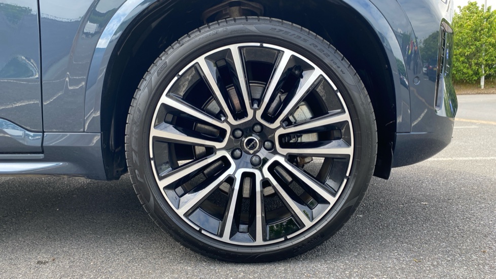 Volvo XC90 2.0 T8 PHEV Ultra Dark 5dr AWD Geartronic Estate - Image 9