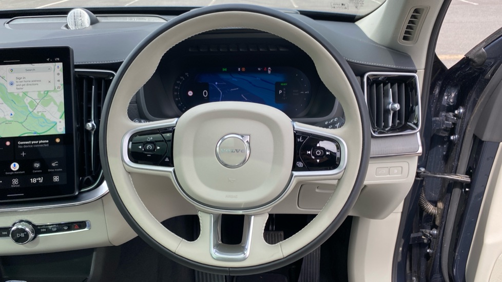 Volvo XC90 2.0 T8 PHEV Ultra Dark 5dr AWD Geartronic Estate - Image 10