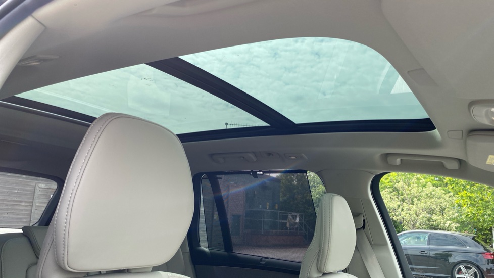 Volvo XC90 2.0 T8 PHEV Ultra Dark 5dr AWD Geartronic Estate - Image 39