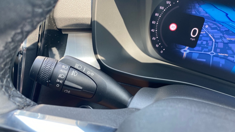 Volvo XC40 2.0 B4P Plus Black Edition 5dr Auto Petrol Estate - Image 32