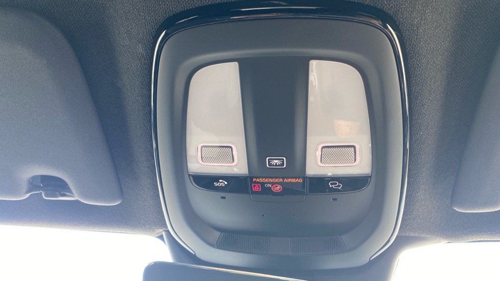 Volvo XC40 2.0 B4P Plus Black Edition 5dr Auto Petrol Estate - Image 28