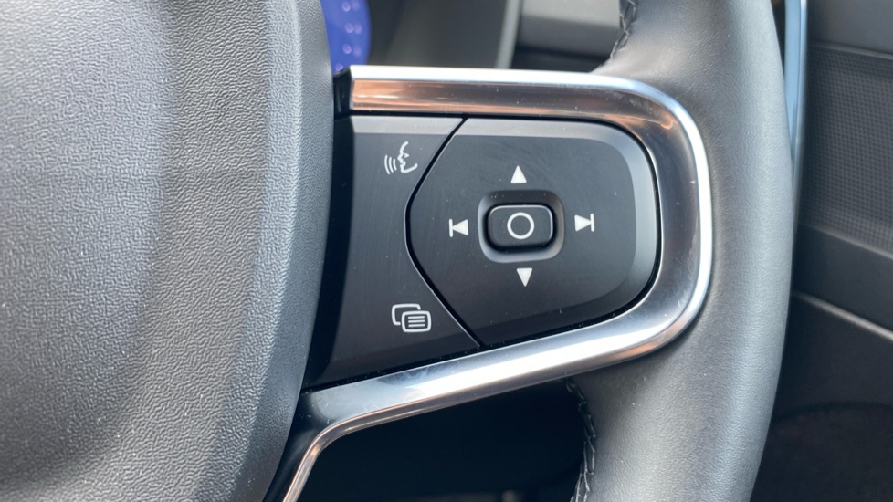 Volvo XC40 2.0 B4P Plus Black Edition 5dr Auto Petrol Estate - Image 30