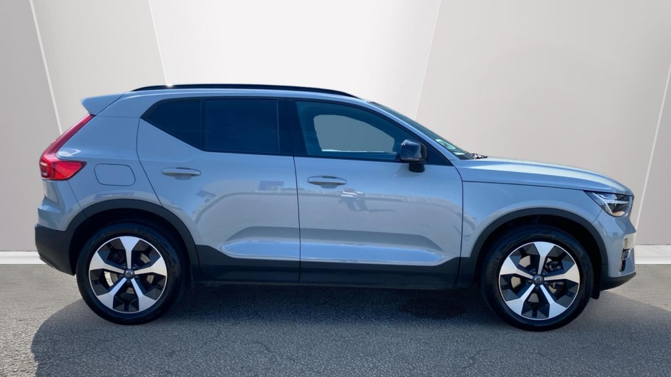 Volvo XC40 2.0 B4P Plus Dark 5dr Auto Petrol Estate - Image 3