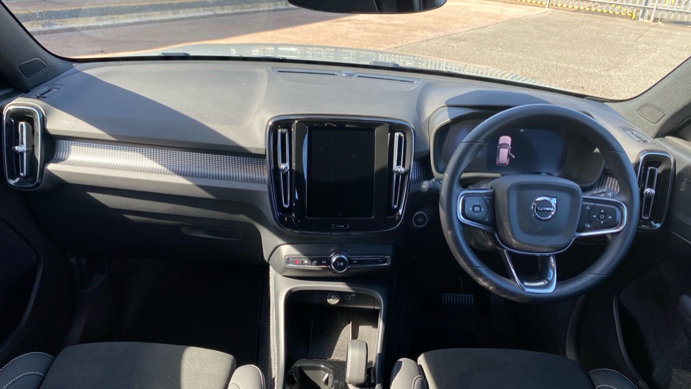 Volvo XC40 2.0 B4P Plus Dark 5dr Auto Petrol Estate - Image 5