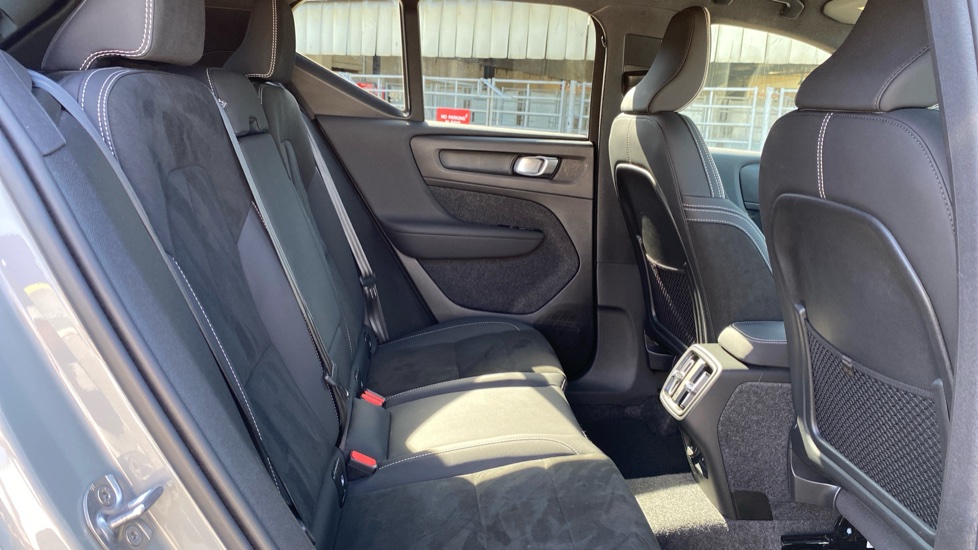 Volvo XC40 2.0 B4P Plus Dark 5dr Auto Petrol Estate - Image 6