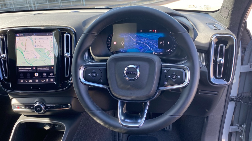 Volvo XC40 2.0 B4P Plus Dark 5dr Auto Petrol Estate - Image 10