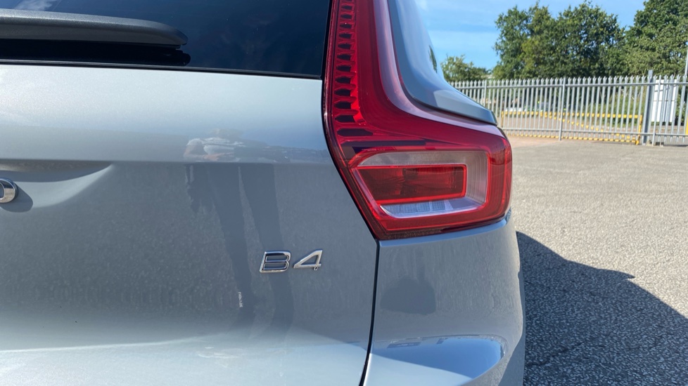 Volvo XC40 2.0 B4P Plus Dark 5dr Auto Petrol Estate - Image 42