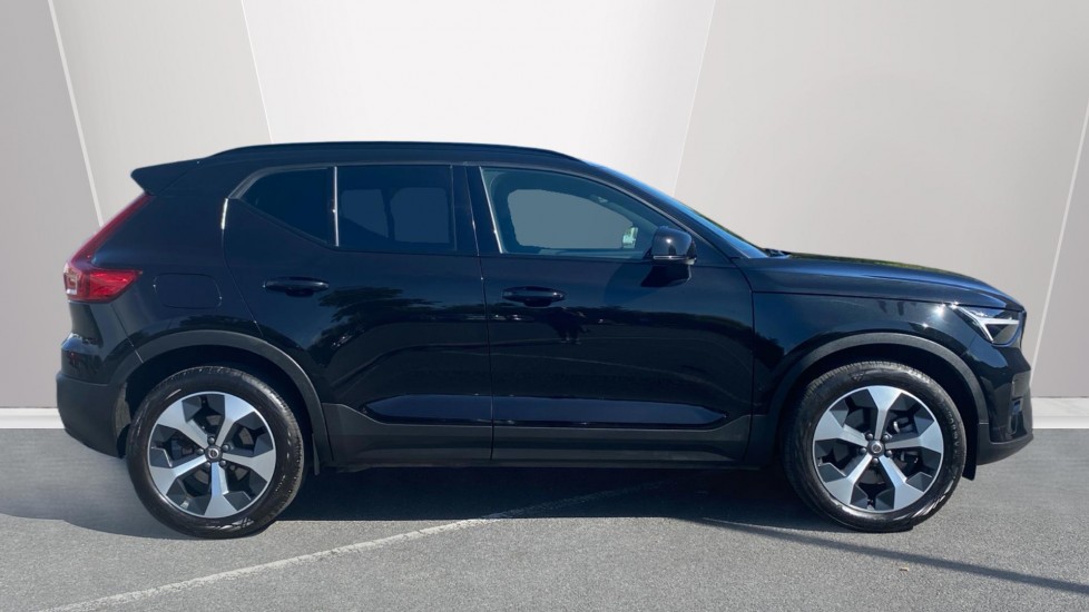 Volvo XC40 2.0 B4P Plus Dark 5dr Auto Petrol Estate - Image 3