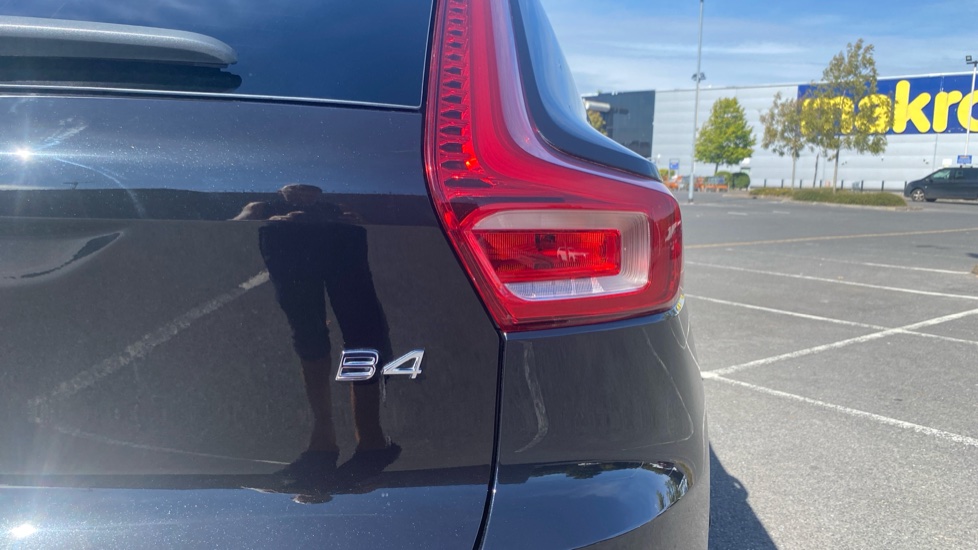 Volvo XC40 2.0 B4P Plus Dark 5dr Auto Petrol Estate - Image 42