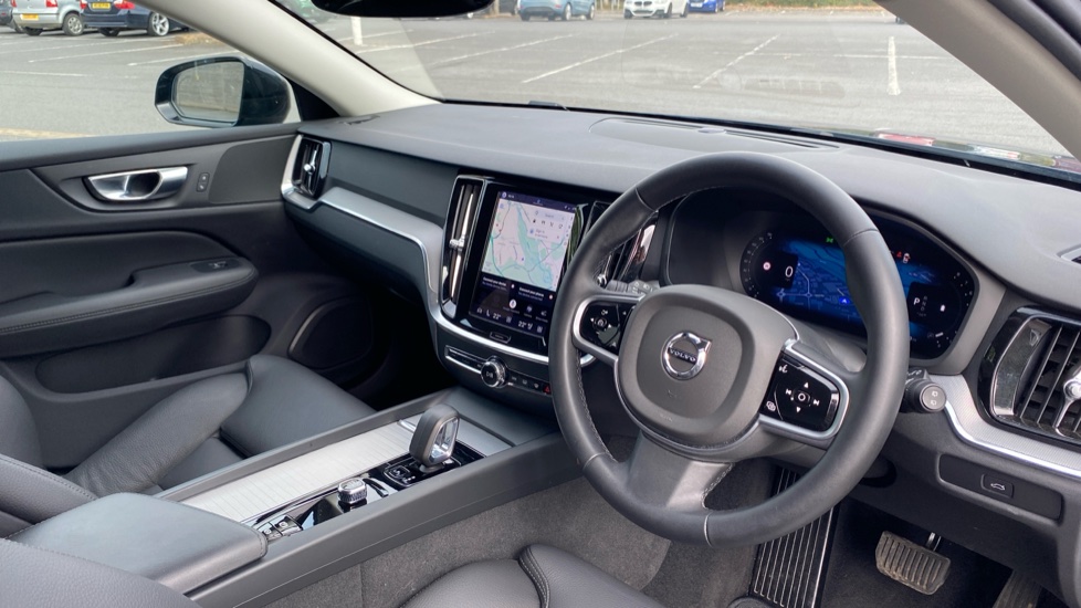 Volvo V60 2.0 B4P Plus Dark 5dr Auto [7 speed] Petrol Estate - Image 5