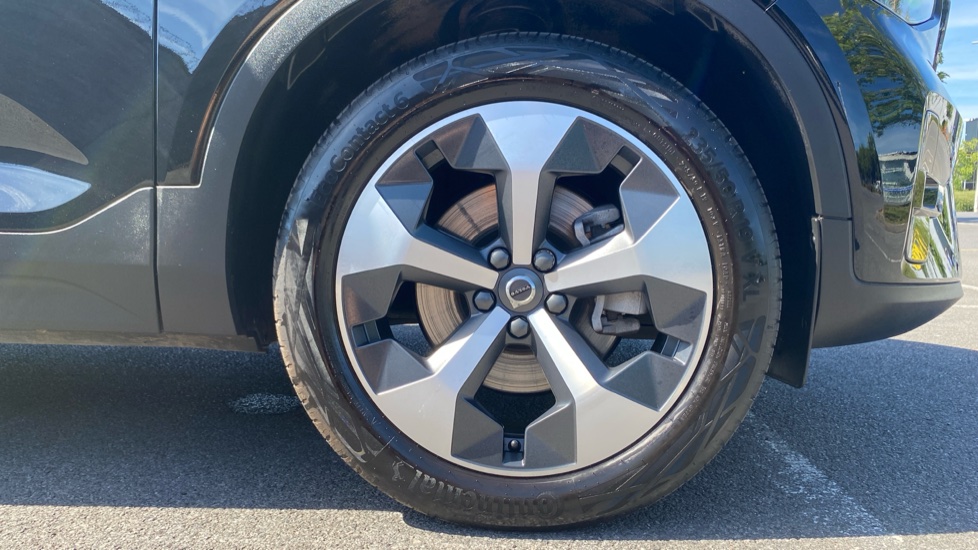 Volvo XC40 2.0 B4P Plus Dark 5dr Auto Petrol Estate - Image 9