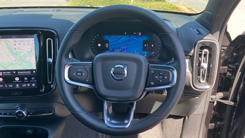 Volvo XC40 2.0 B4P Plus Dark 5dr Auto Petrol Estate - Image 10