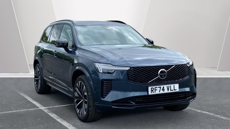 Volvo XC90 2.0 B5P Ultra Dark 5dr AWD Geartronic Petrol Estate - Image 1