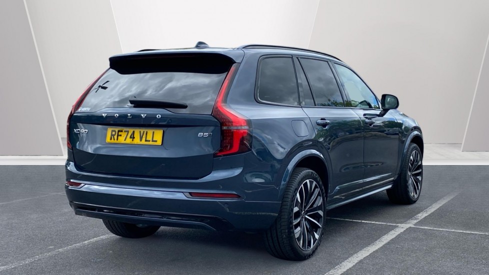 Volvo XC90 2.0 B5P Ultra Dark 5dr AWD Geartronic Petrol Estate - Image 2