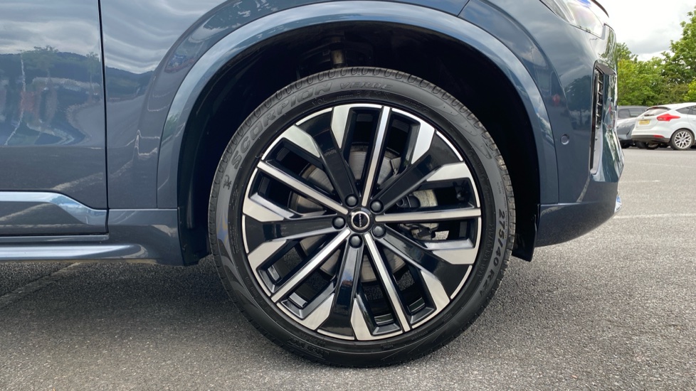 Volvo XC90 2.0 B5P Ultra Dark 5dr AWD Geartronic Petrol Estate - Image 9