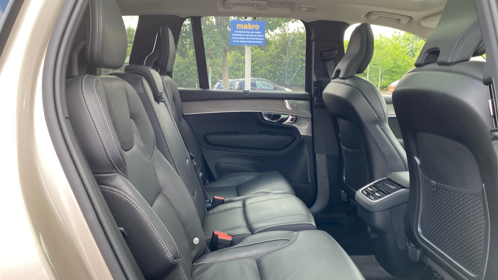Volvo XC90 2.0 B5P Ultra Dark 5dr AWD Geartronic Petrol Estate - Image 6
