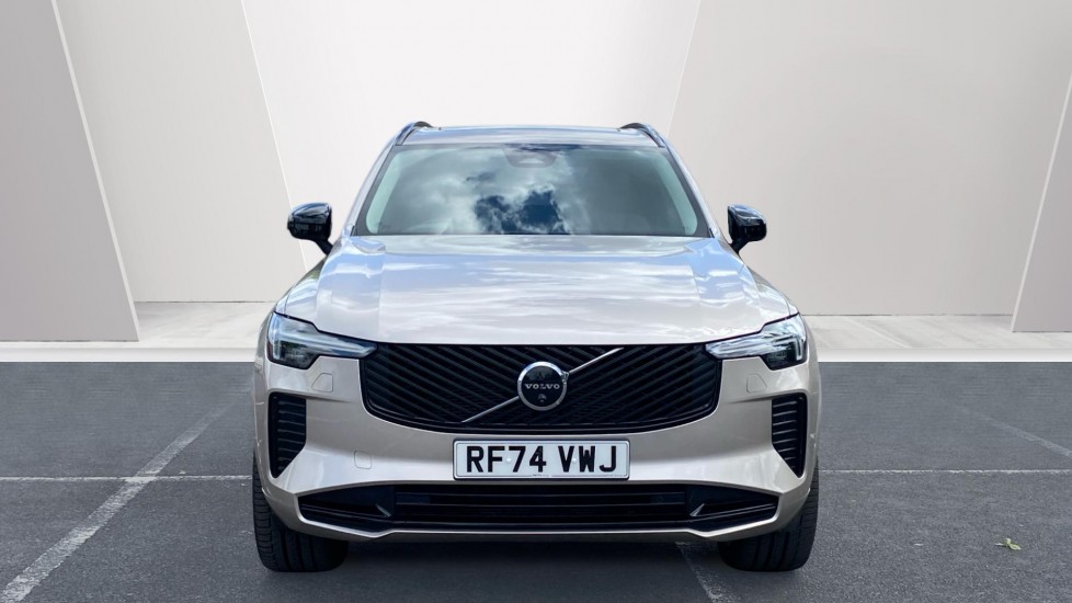 Volvo XC90 2.0 B5P Ultra Dark 5dr AWD Geartronic Petrol Estate - Image 8