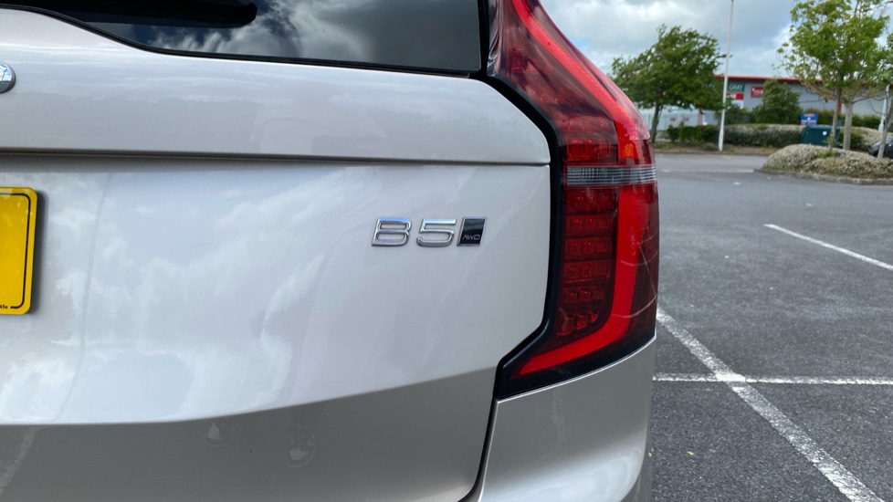 Volvo XC90 2.0 B5P Ultra Dark 5dr AWD Geartronic Petrol Estate - Image 48