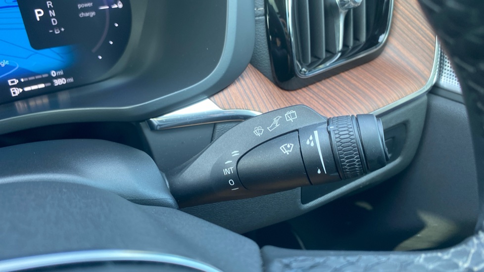 Volvo XC60 2.0 T8 [455] RC PHEV Ultimate Dark 5dr AWD Gtron Estate - Image 31