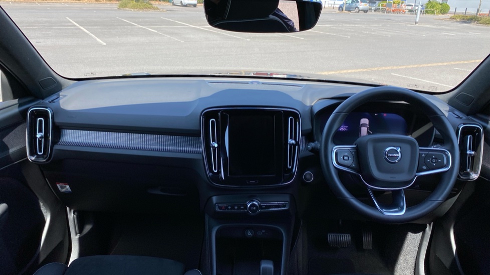 Volvo XC40 2.0 B4P Plus Dark 5dr Auto Petrol Estate - Image 6
