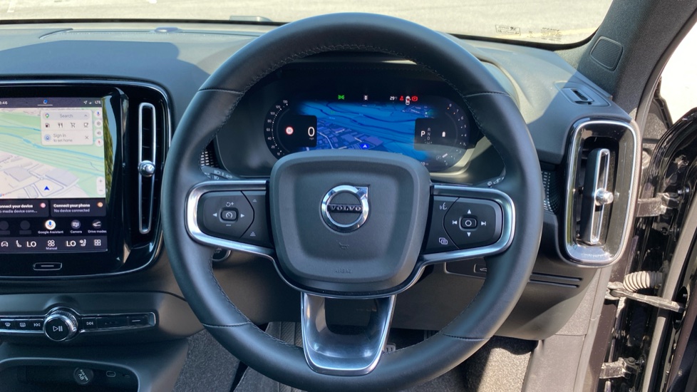 Volvo XC40 2.0 B4P Plus Dark 5dr Auto Petrol Estate - Image 11