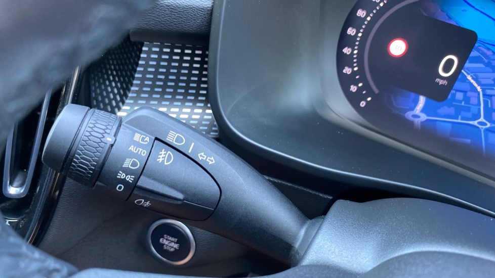 Volvo XC40 2.0 B4P Plus Dark 5dr Auto Petrol Estate - Image 32