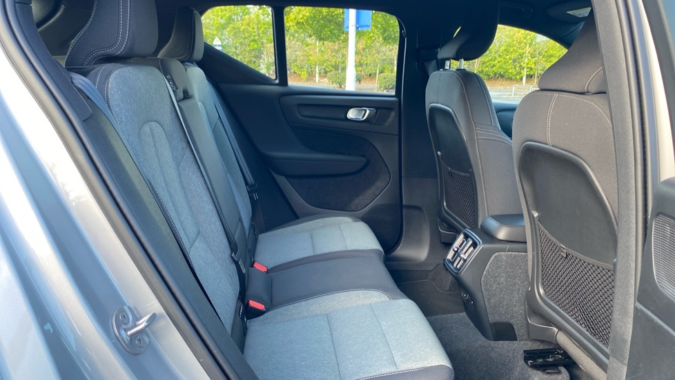 Volvo XC40 2.0 B3P Plus Dark 5dr Auto Petrol Estate - Image 7