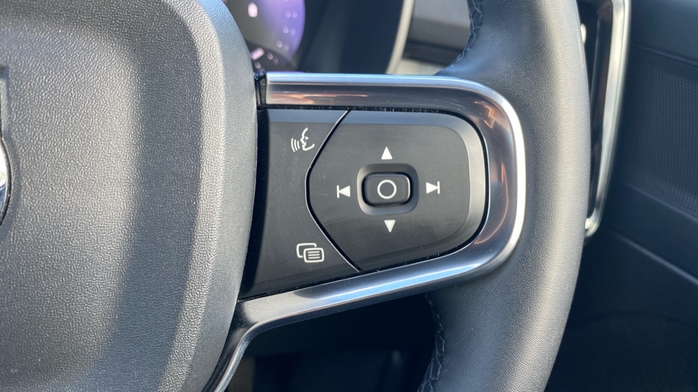 Volvo XC40 2.0 B3P Plus Dark 5dr Auto Petrol Estate - Image 31