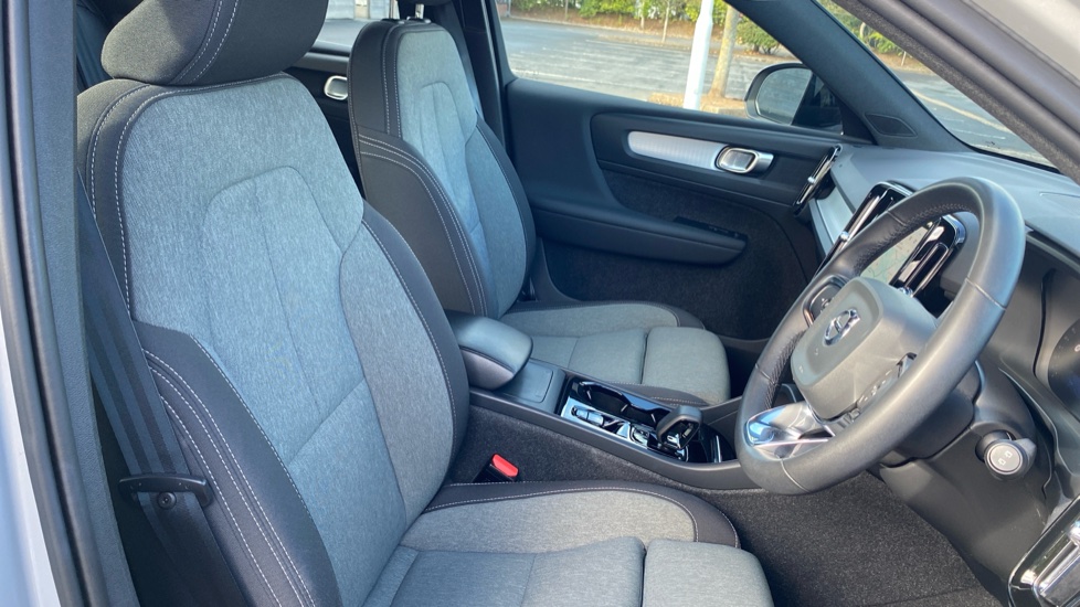 Volvo XC40 2.0 B3P Plus Dark 5dr Auto Petrol Estate - Image 38