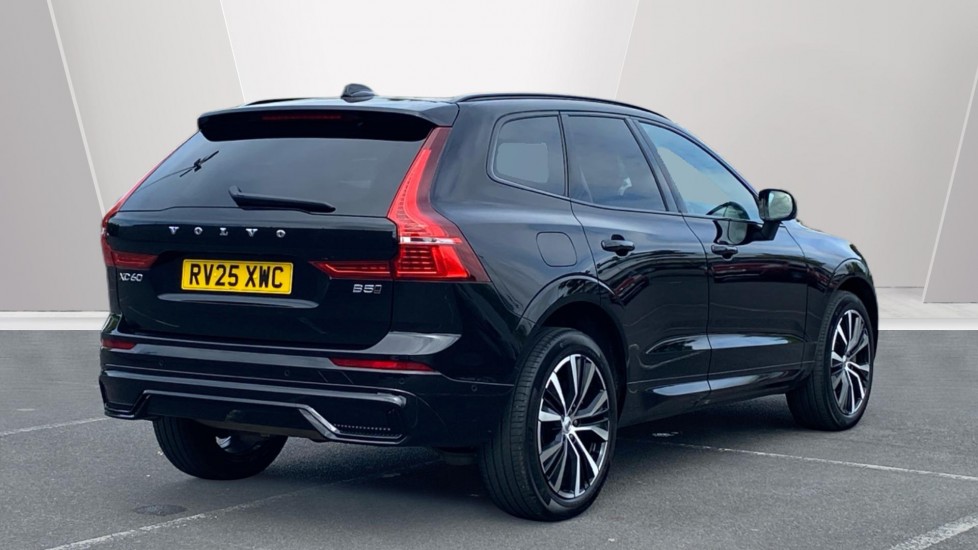 Volvo XC60 2.0 B5P Ultra Dark 5dr AWD Geartronic Petrol Estate - Image 2