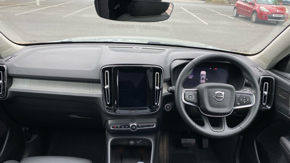 Volvo XC40 2.0 B3P Ultra Dark 5dr Auto Petrol Estate - Image 6