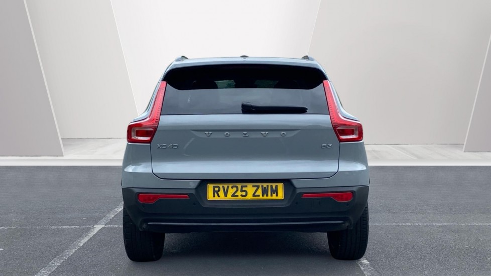 Volvo XC40 2.0 B3P Ultra Dark 5dr Auto Petrol Estate - Image 8