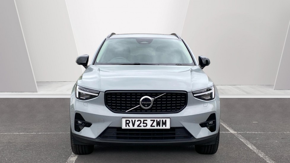 Volvo XC40 2.0 B3P Ultra Dark 5dr Auto Petrol Estate - Image 9