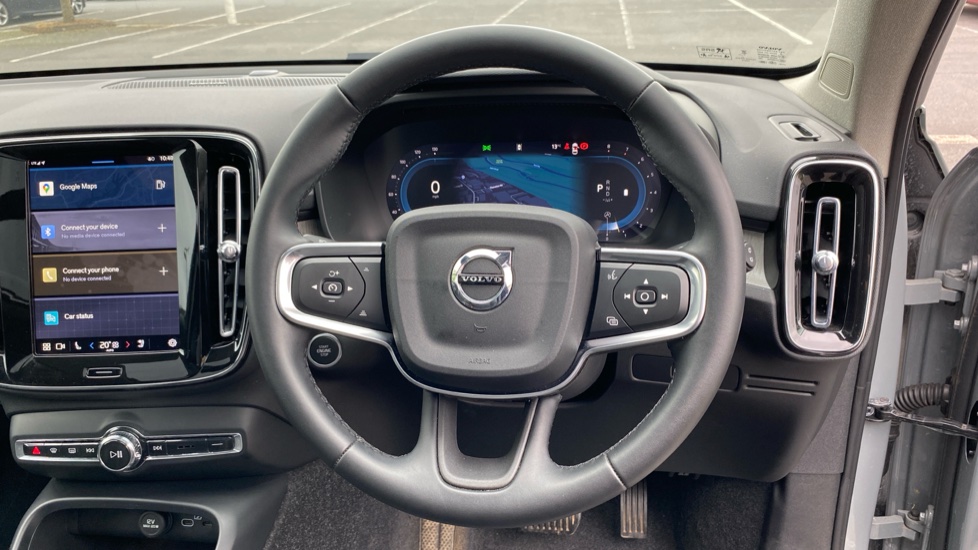 Volvo XC40 2.0 B3P Ultra Dark 5dr Auto Petrol Estate - Image 11