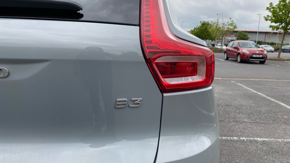 Volvo XC40 2.0 B3P Ultra Dark 5dr Auto Petrol Estate - Image 45