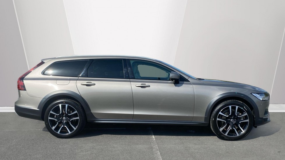 Volvo V90 2.0 B5D Cross Country 5dr AWD Auto Diesel Estate - Image 3