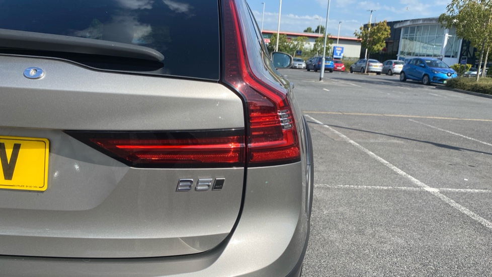 Volvo V90 2.0 B5D Cross Country 5dr AWD Auto Diesel Estate - Image 45