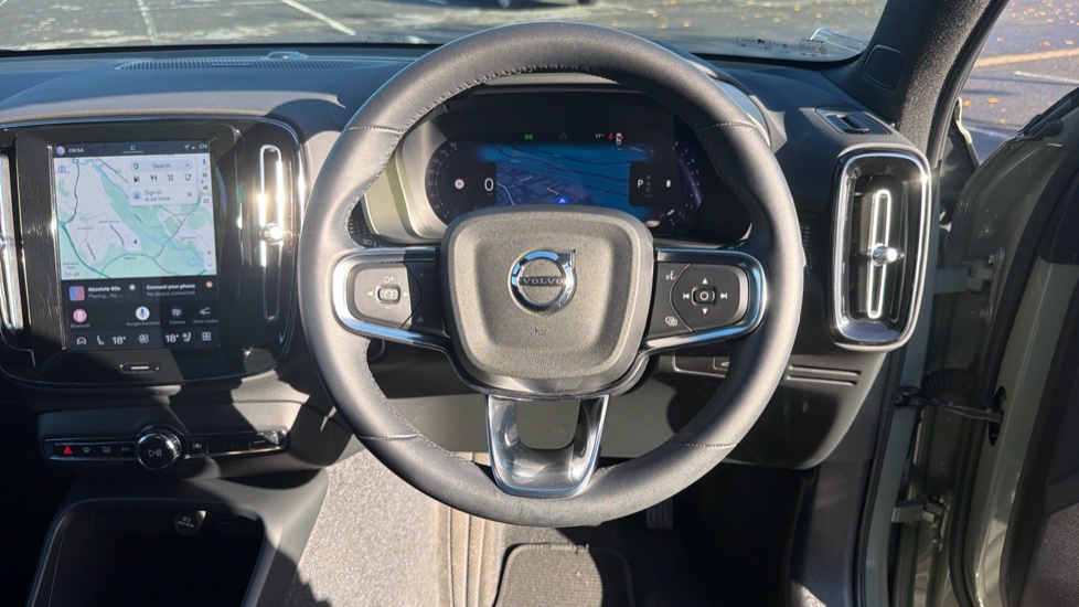 Volvo XC40 2.0 B4P Ultimate Dark 5dr Auto Petrol Estate - Image 11