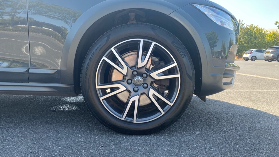 Volvo V90 2.0 D4 Cross Country Plus 5dr AWD Geartronic Diesel Estate - Image 9