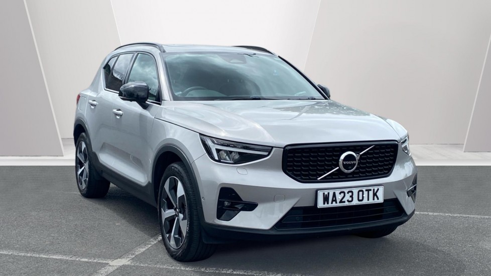 Volvo XC40 2.0 B4P Ultimate Dark 5dr Auto Petrol Estate - Image 1