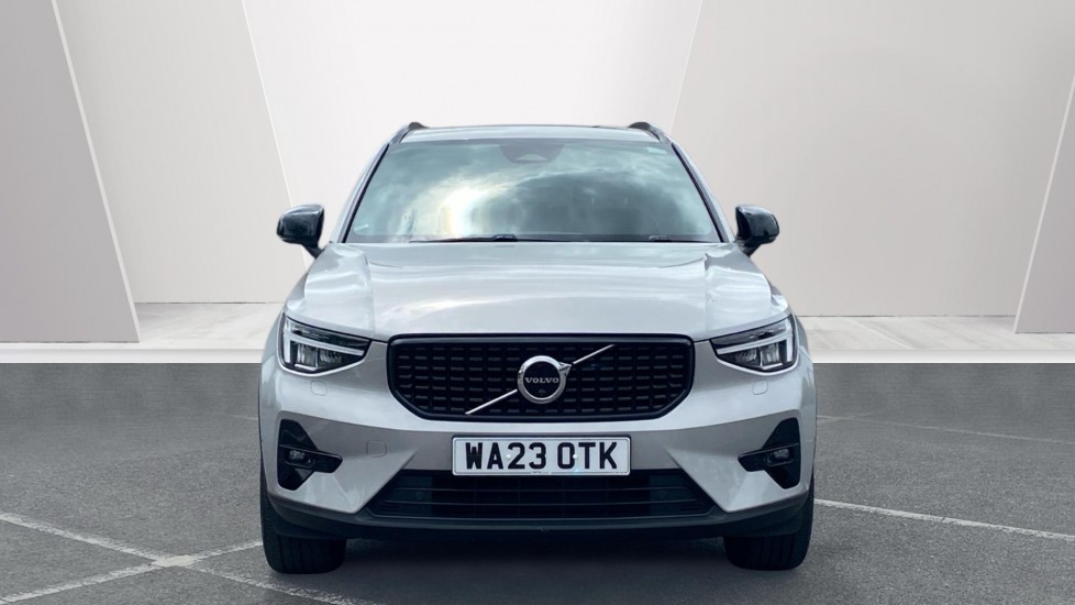 Volvo XC40 2.0 B4P Ultimate Dark 5dr Auto Petrol Estate - Image 8
