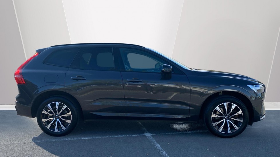 Volvo XC60 2.0 B4D Plus Dark 5dr AWD Geartronic Diesel Estate - Image 3
