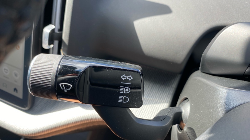Volvo EX30 315kW Twin Motor Performance Ultra 69kWh 5dr Auto Electric Estate - Image 33