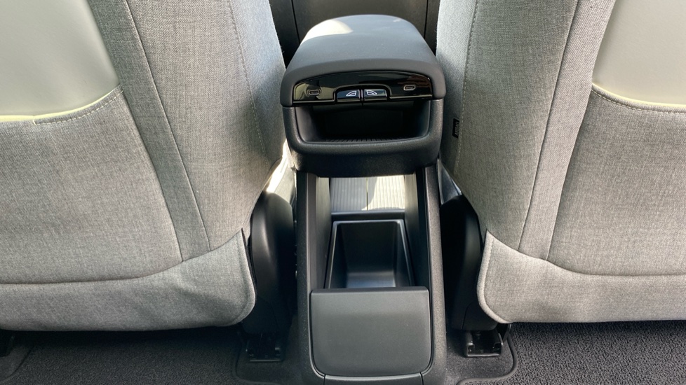 Volvo EX30 315kW Twin Motor Performance Ultra 69kWh 5dr Auto Electric Estate - Image 38
